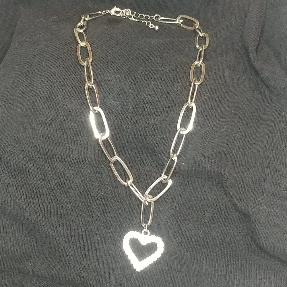 Silvertone chain link necklace & rhinestone heart